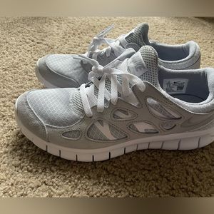 Nike Free Run 2 Men's Wolf Grey Pure Platinum White Shoes size 10 mens